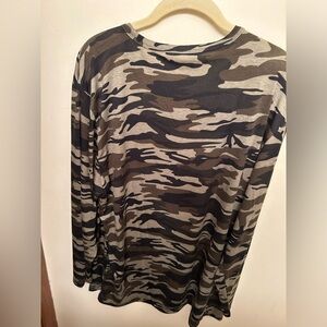 Sunshine and Rodeos camo tunic top, NWT, sz 3x, runs true